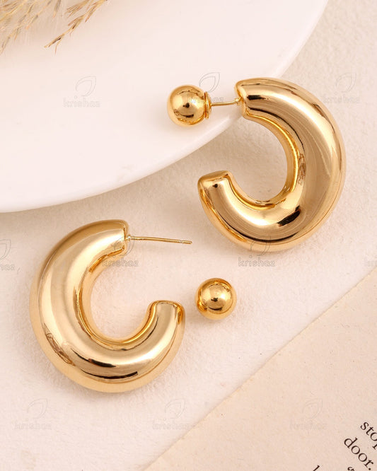 Adora Fashionable Stud Earrings
