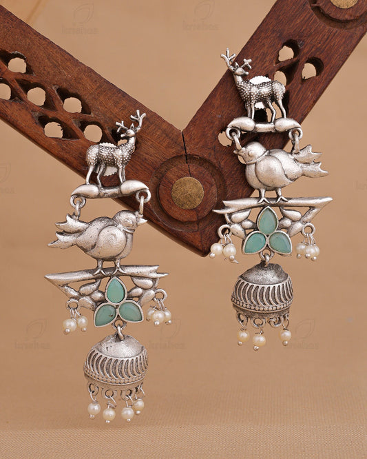 Shravya Dangler Earrings - wxo