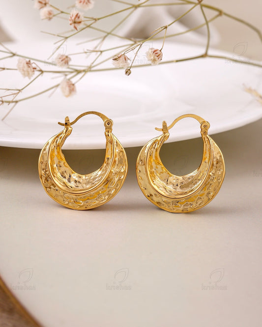 Amelia Fashionable Hoop Earrings