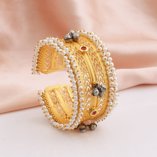 Dhruvi One Piece Golden Bangle