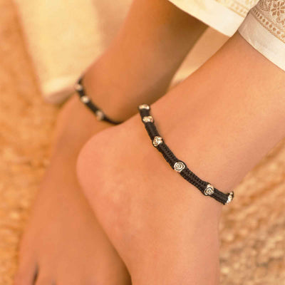 Shruti Rose Patterned Silver Oxidized Thread Anklets