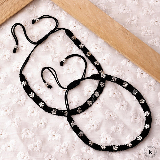 Grisha Flower Patterned Oxidized Silver Thread Anklets