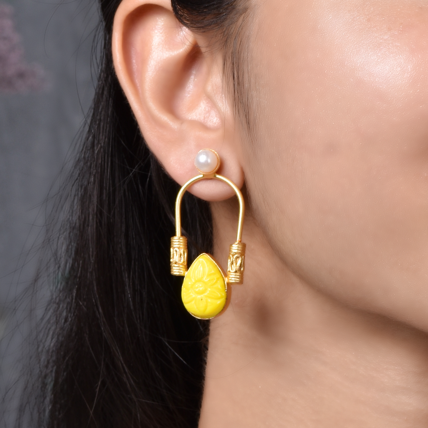 Ayana Contemporary Matte Gold Studs - xoiox