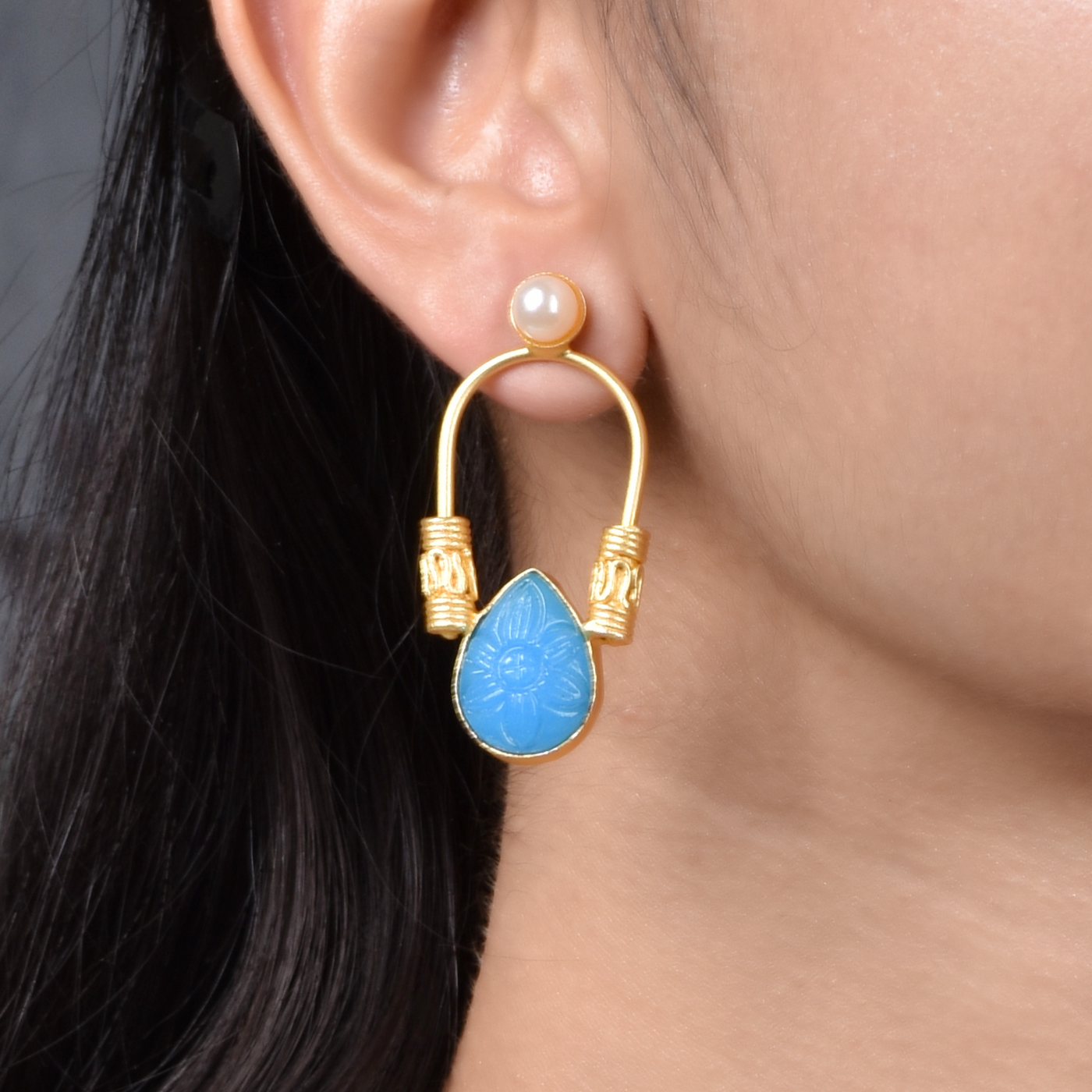 Ayana Contemporary Matte Gold Studs - xoiox