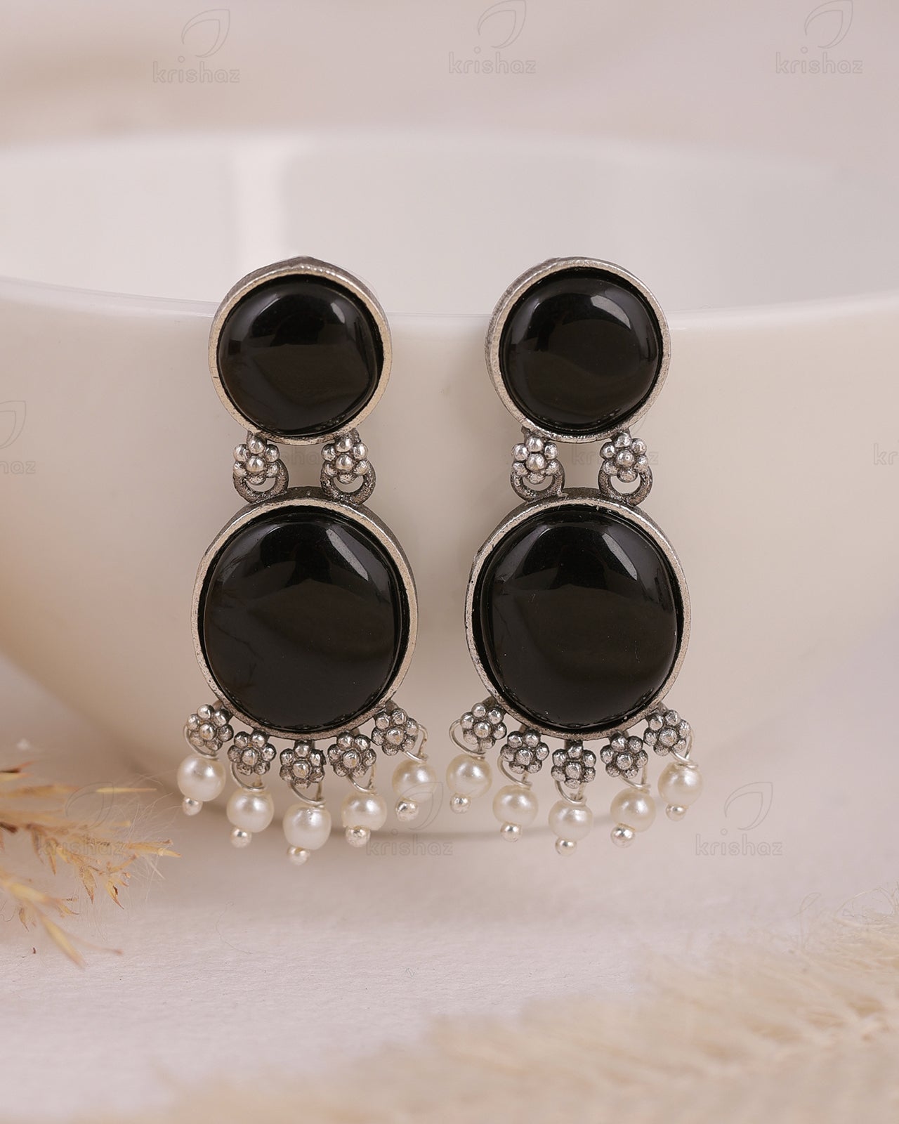 Priya Dangler Earrings