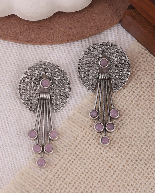 Saumya Dangler Earrings - wxo