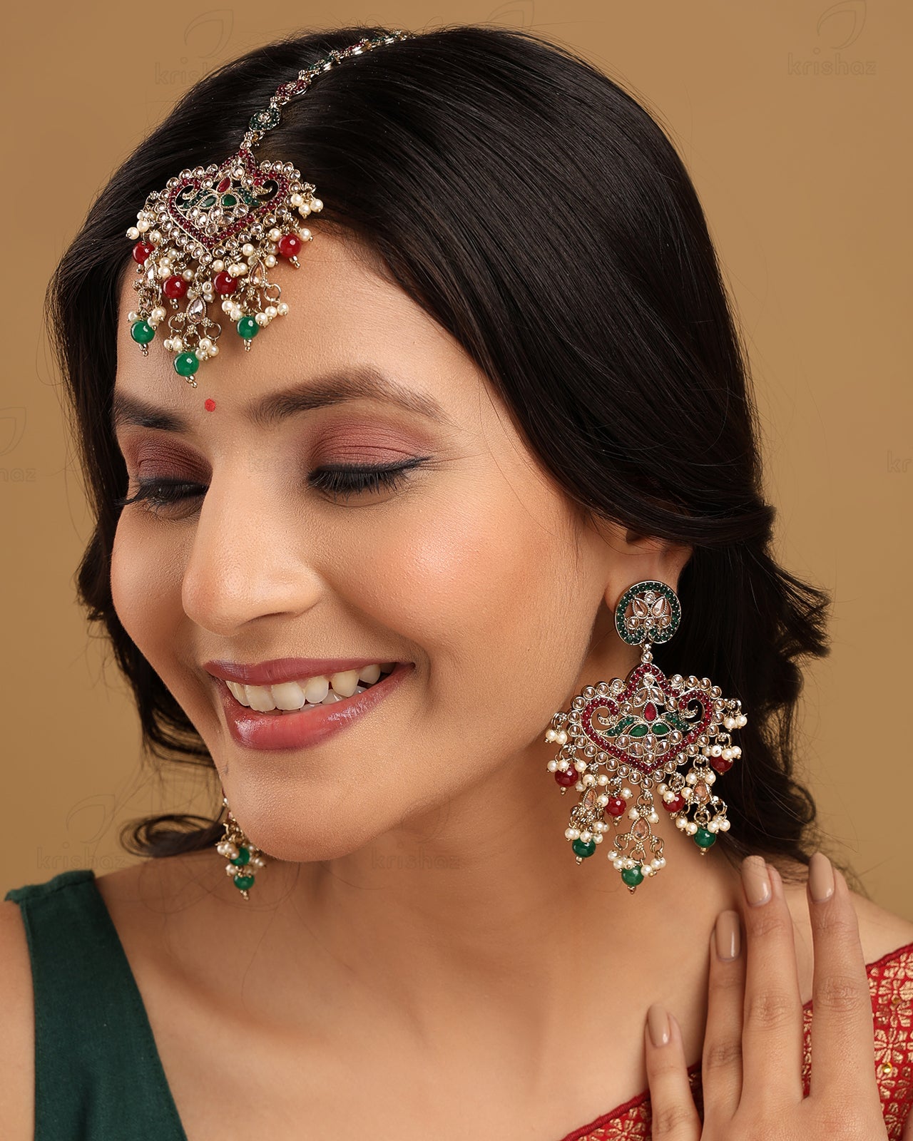 Nagma Pakistani Kundan Danglers With Mangtika