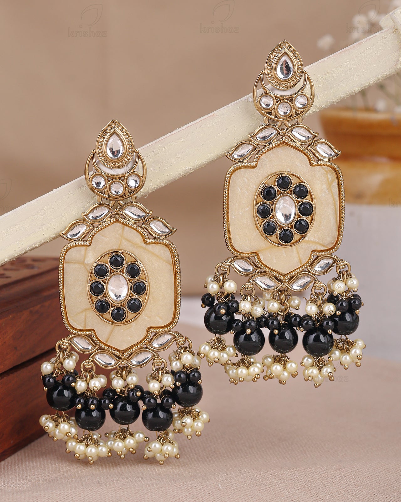 Ravya Kundan Danglers-M