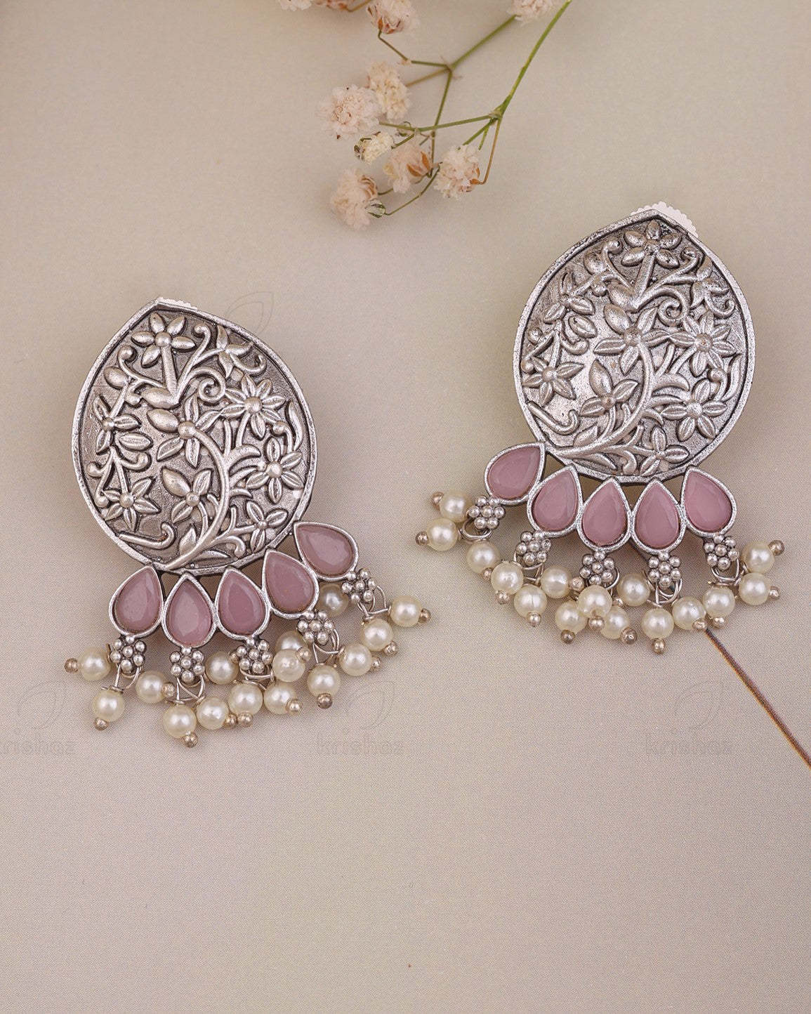 Aarzoo Stud Earrings