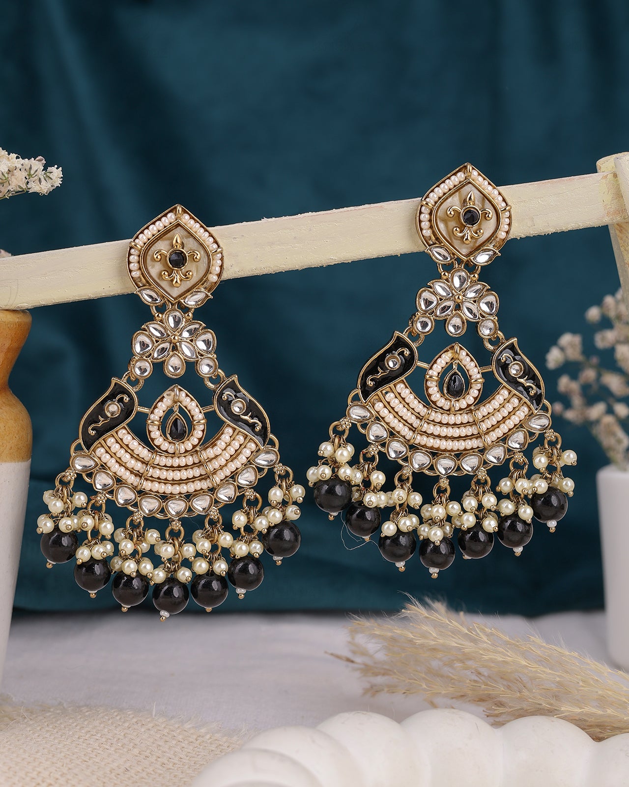 Lavina Kundan Danglers-M