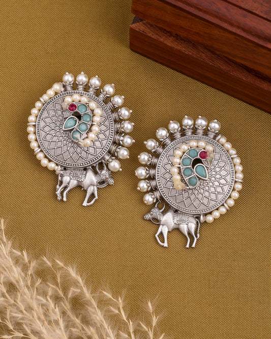 Traditional Cow Design Studs