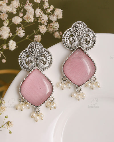 Ragini Stud Earrings - wxo