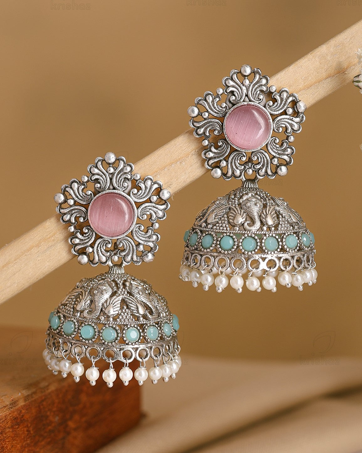 Ditya Jhumki Earrings