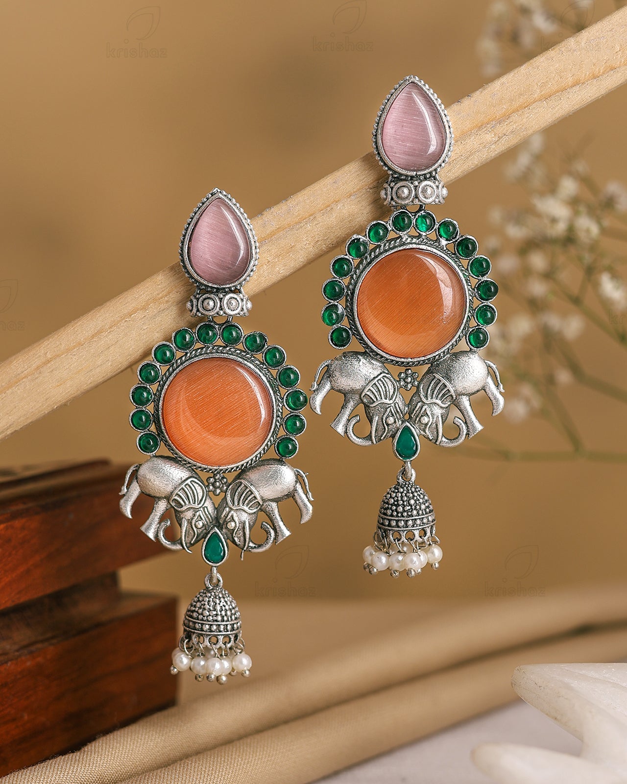 Samiksha Dangler Earrings - wxo