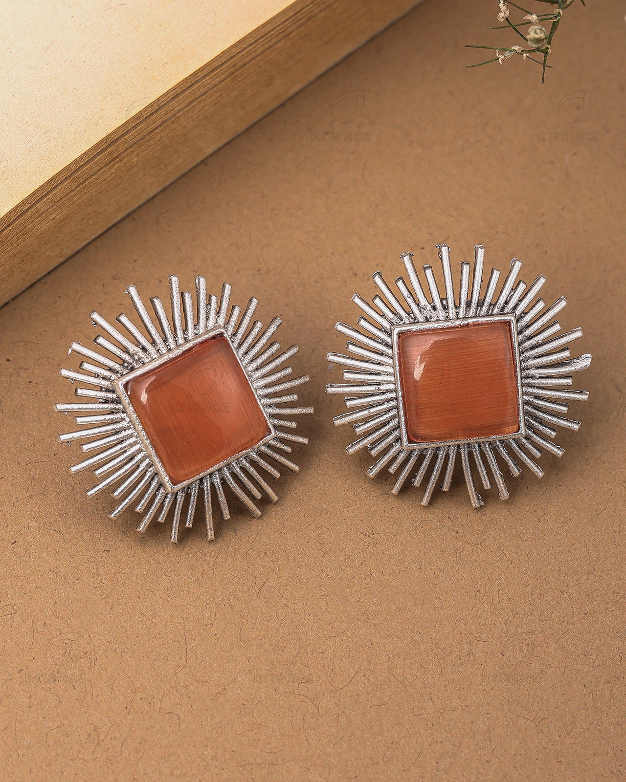 Aditya Stud Earrings - wxo