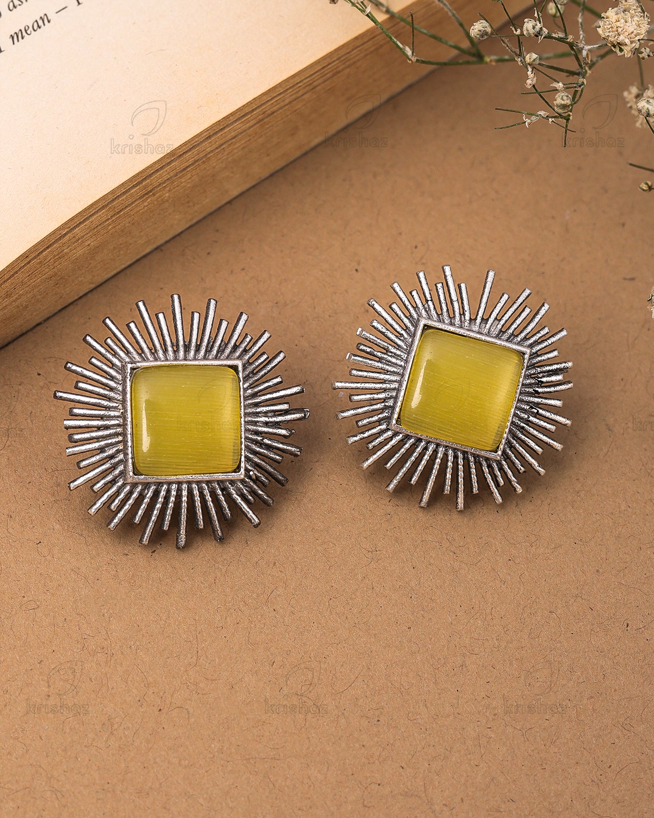 Aditya Stud Earrings - wxo