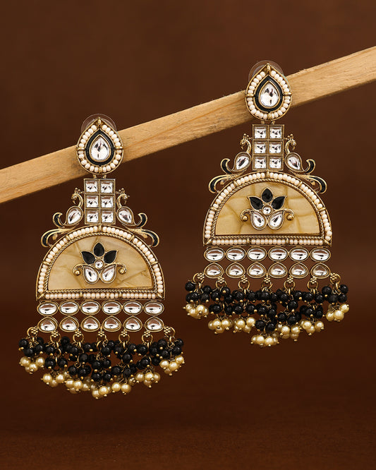 Vipula Kundan Danglers-M