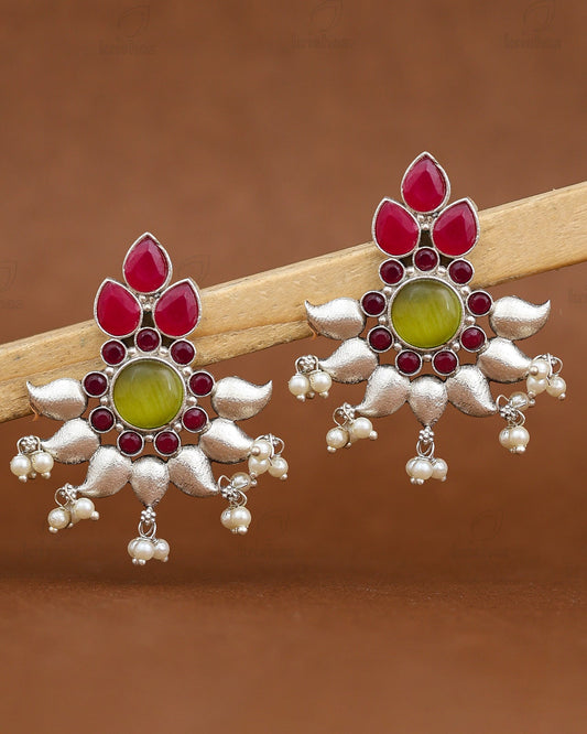Netra Stud Earrings - wxo