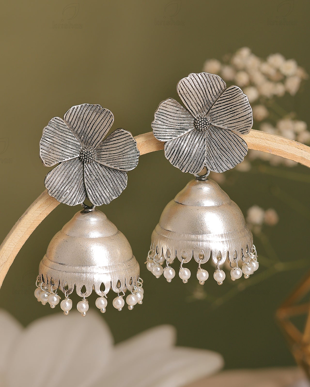 Namisha Jhumki Earrings