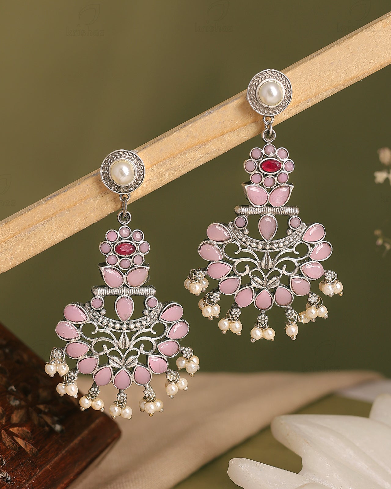 Aadhira Dangler Earring