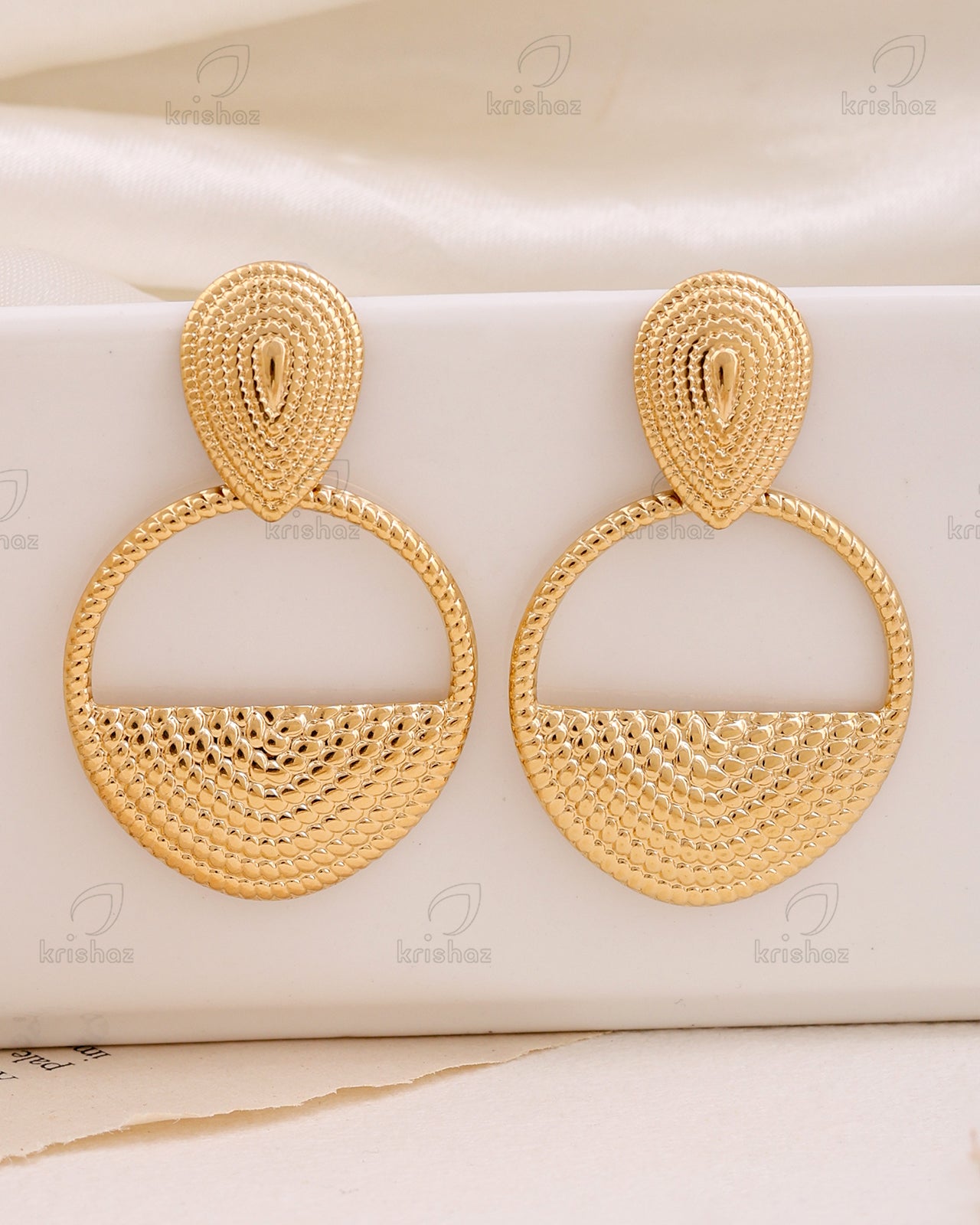 Penelope Fashionable Dangler
