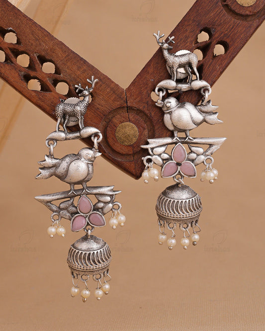 Shravya Dangler Earrings - wxo