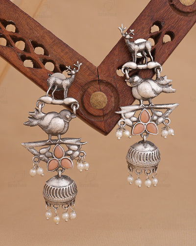Shravya Dangler Earrings - wxo