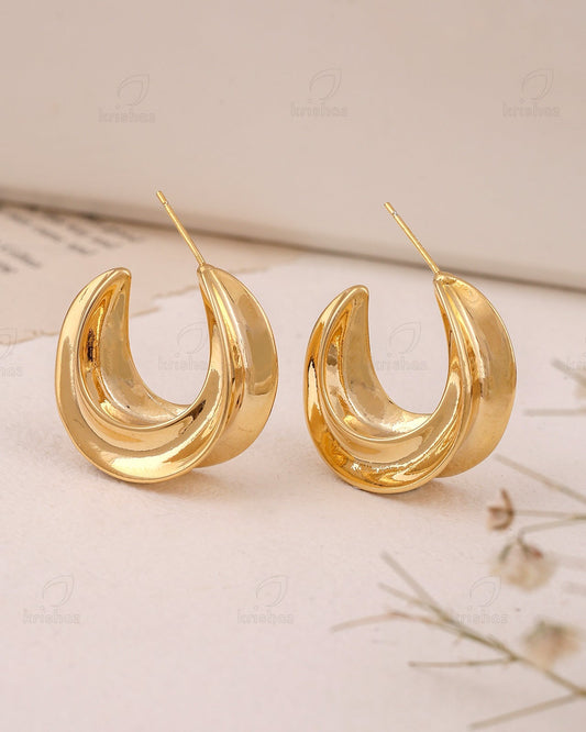 Eliora  Fashionable Stud Earrings