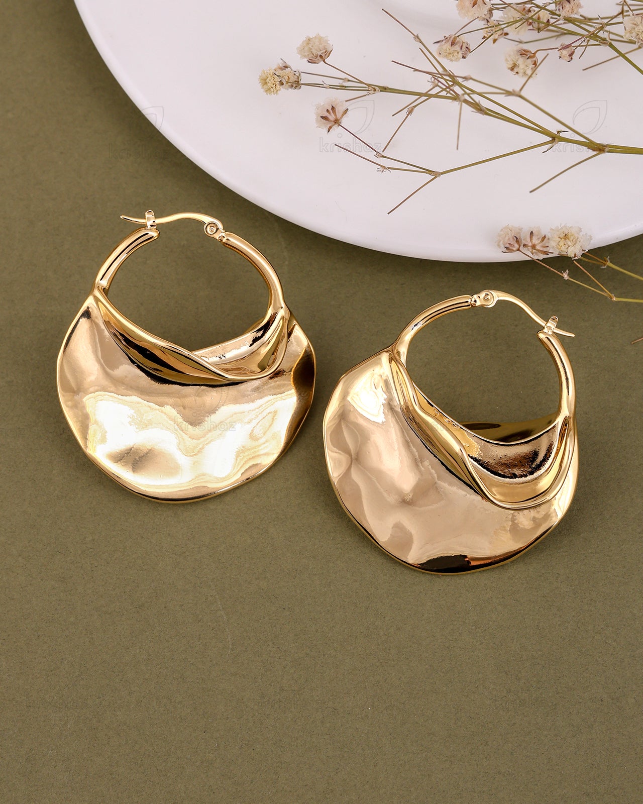 Constance Fashionable Hoops