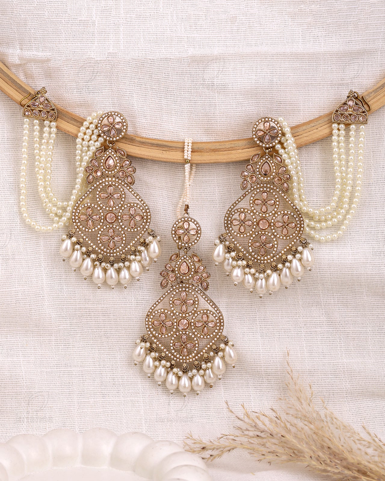 Nasreen Pakistani Kundan Dangler With Mangtika