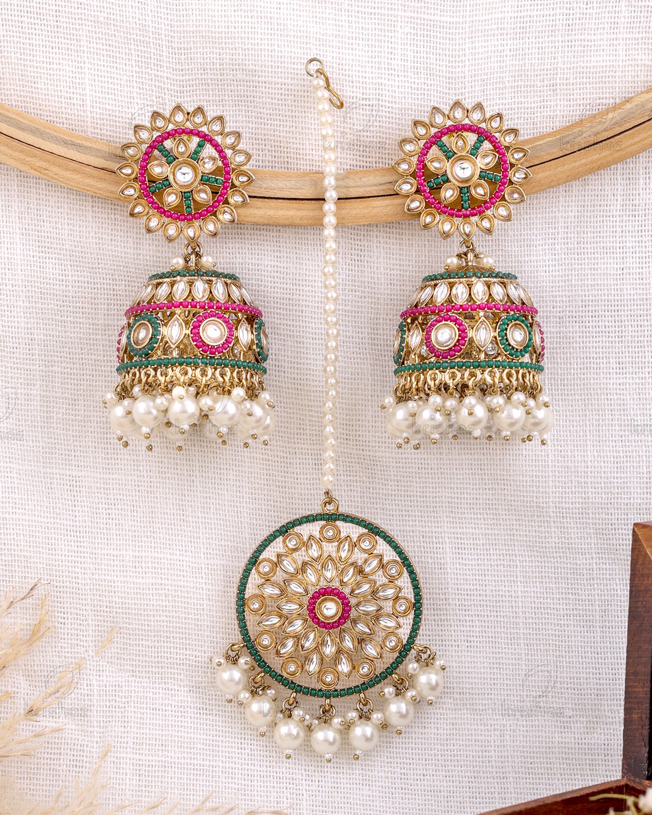 Haniya Pakistani Kundan Jhumki With Mangtika