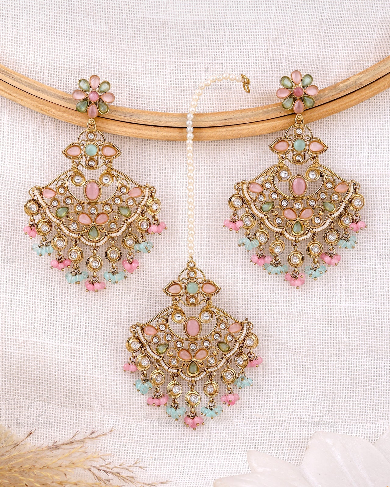 Dania Pakistani Kundan Danglers With Mangtika