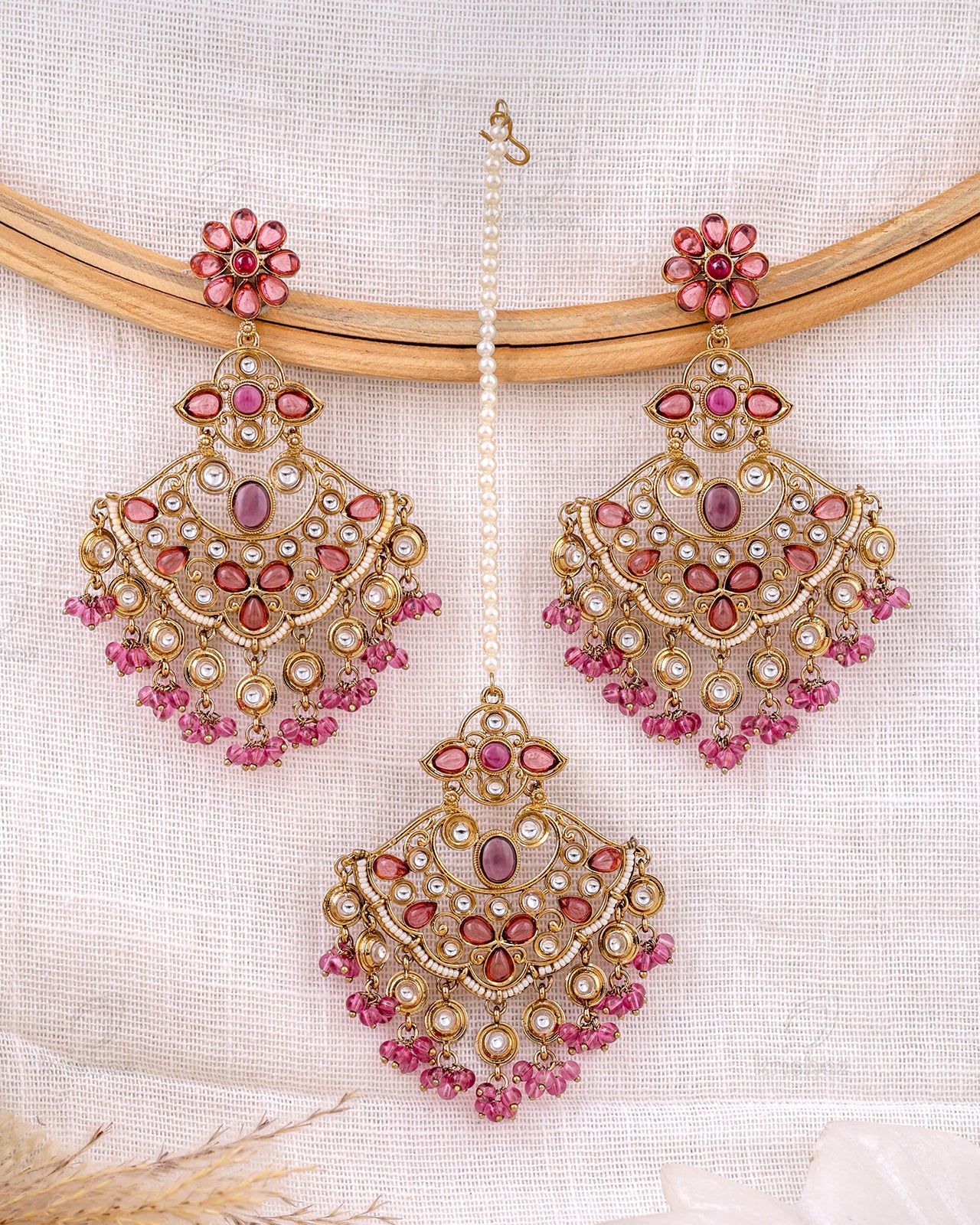 Dania Pakistani Kundan Danglers With Mangtika