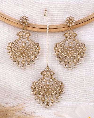 Dania Pakistani Kundan Danglers With Mangtika