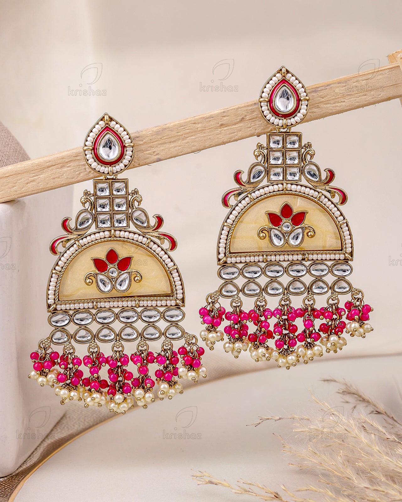 Vipula Kundan Danglers-M