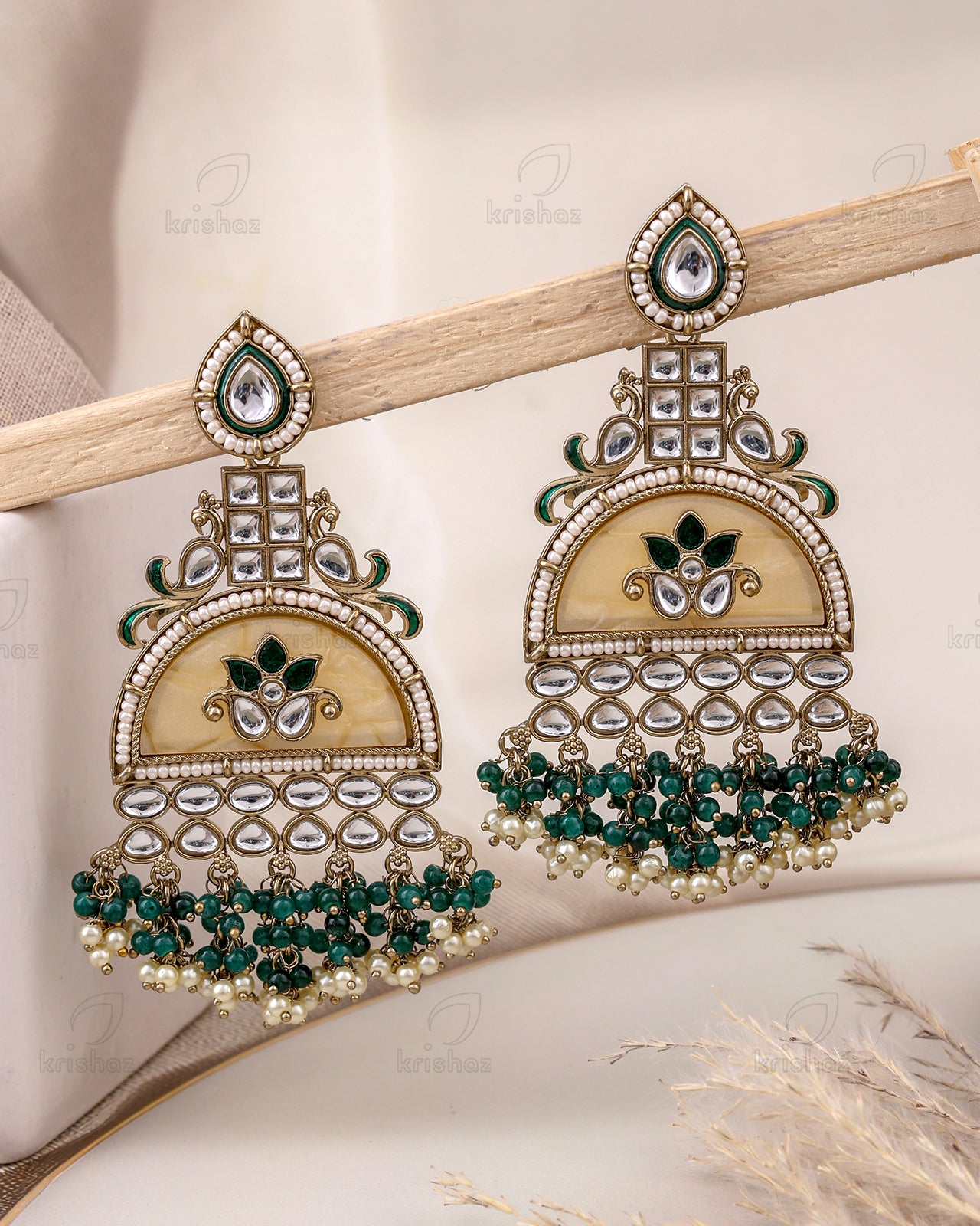 Vipula Kundan Danglers-M