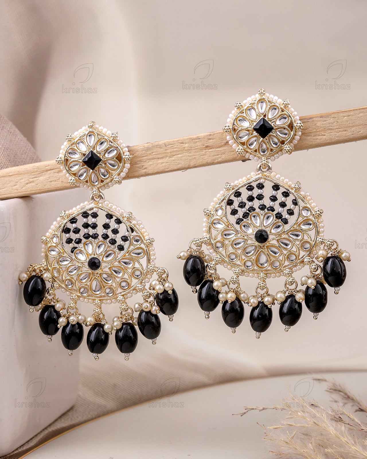 Saanjali Kundan Danglers-M