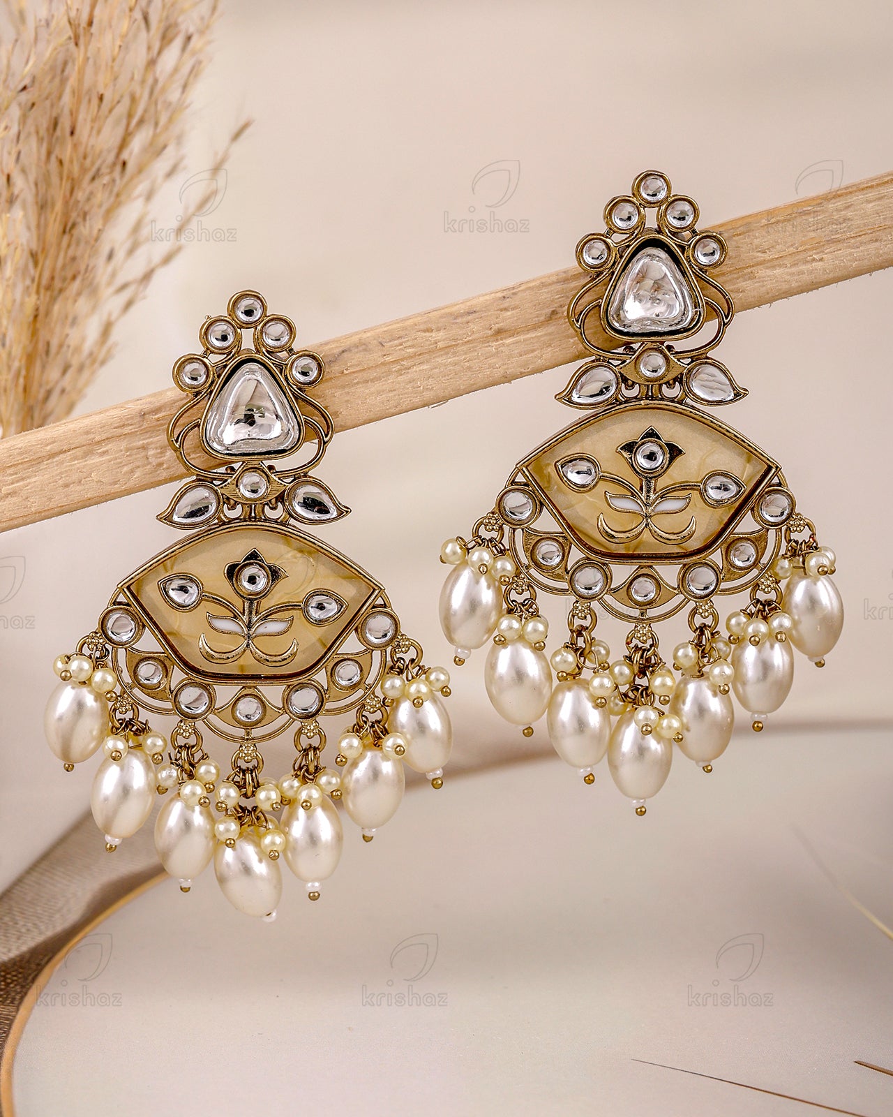 Vaibhavi Kundan Danglers-M