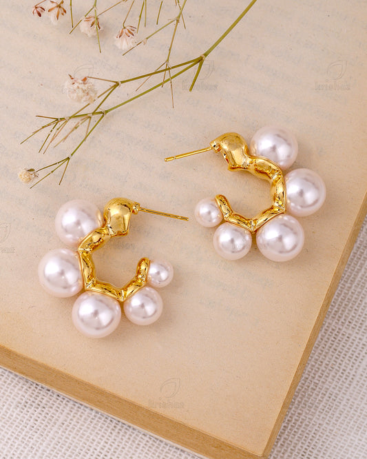 Cecilia Fashionable Studs
