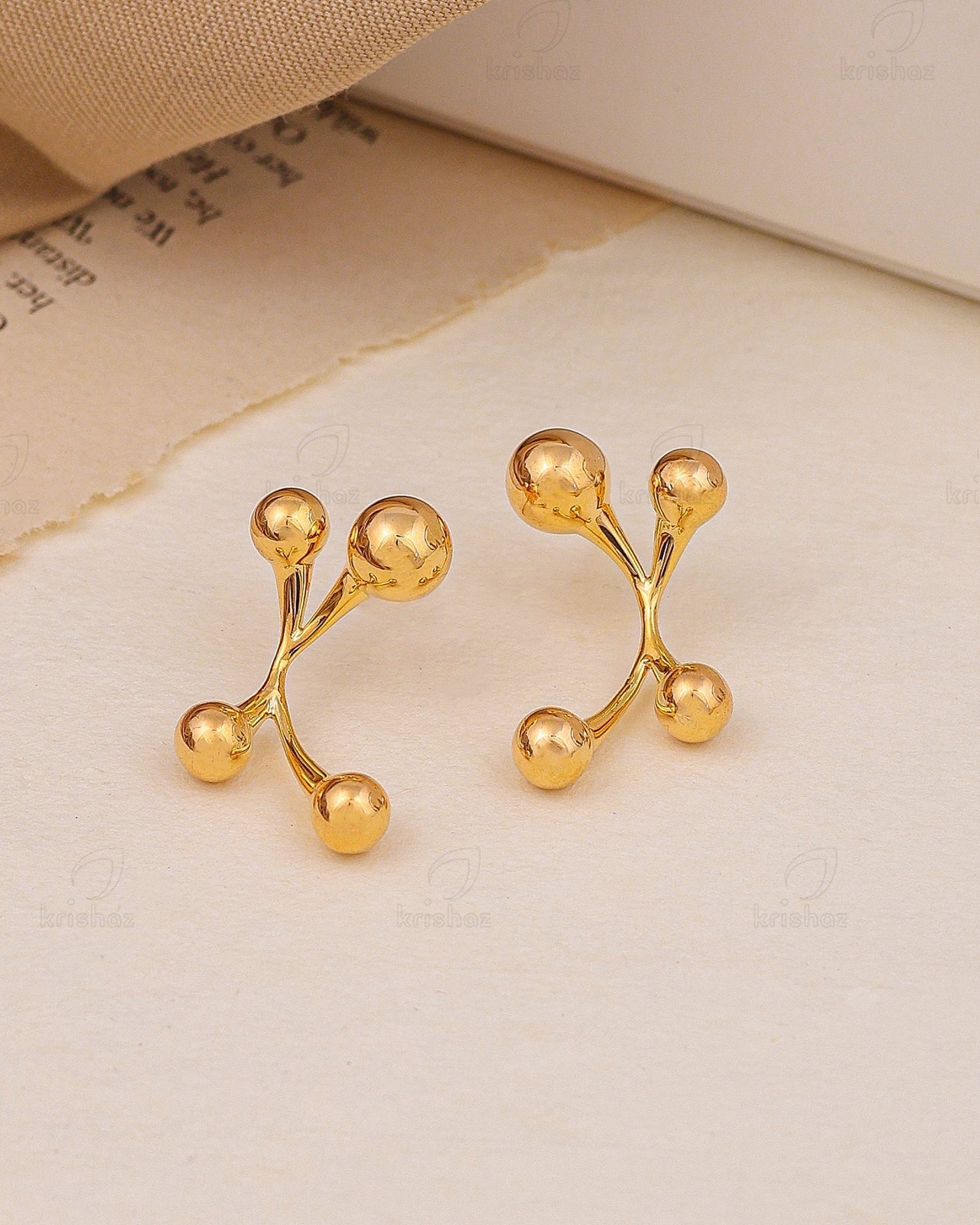 Wisdom Fashionable Stud Earrings