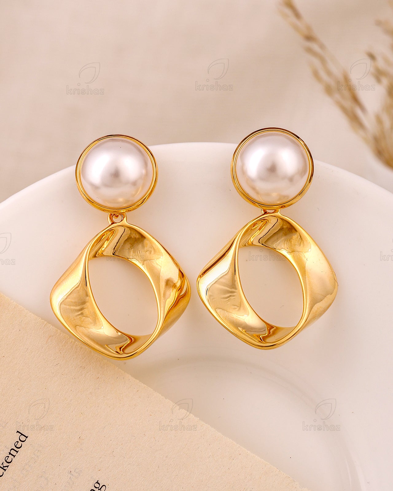 Mapel Fashionable Dangler