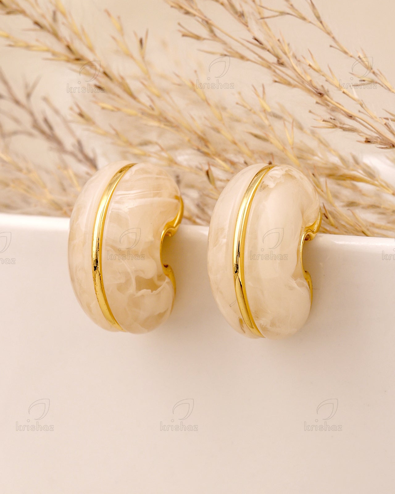 Cadence Fashionable Studs