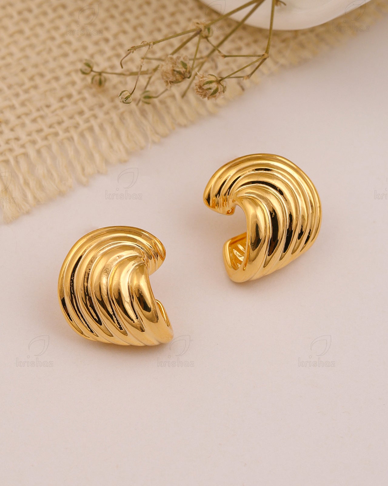 Wave Fashionable Studs