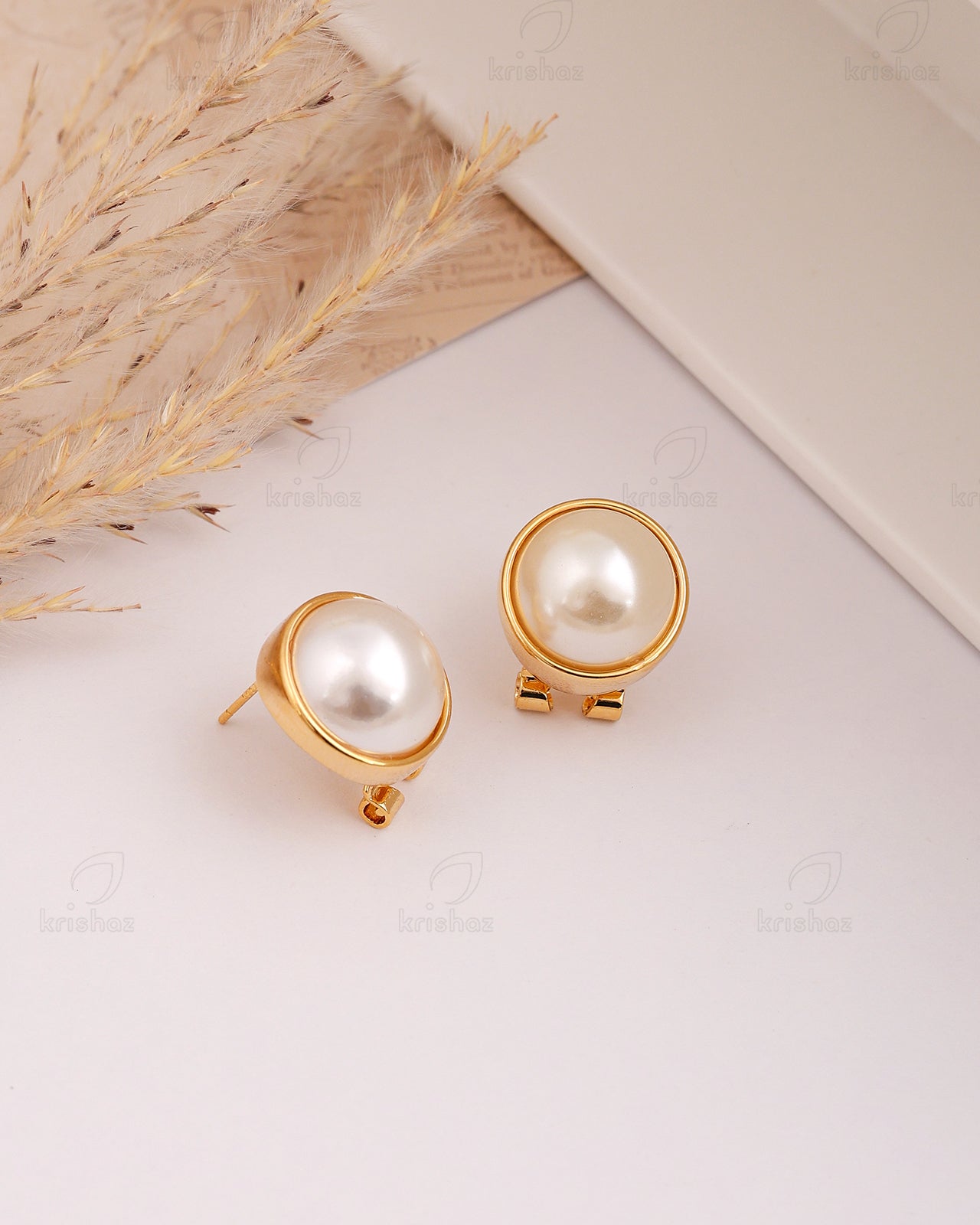 Pearly Fashionable Studs