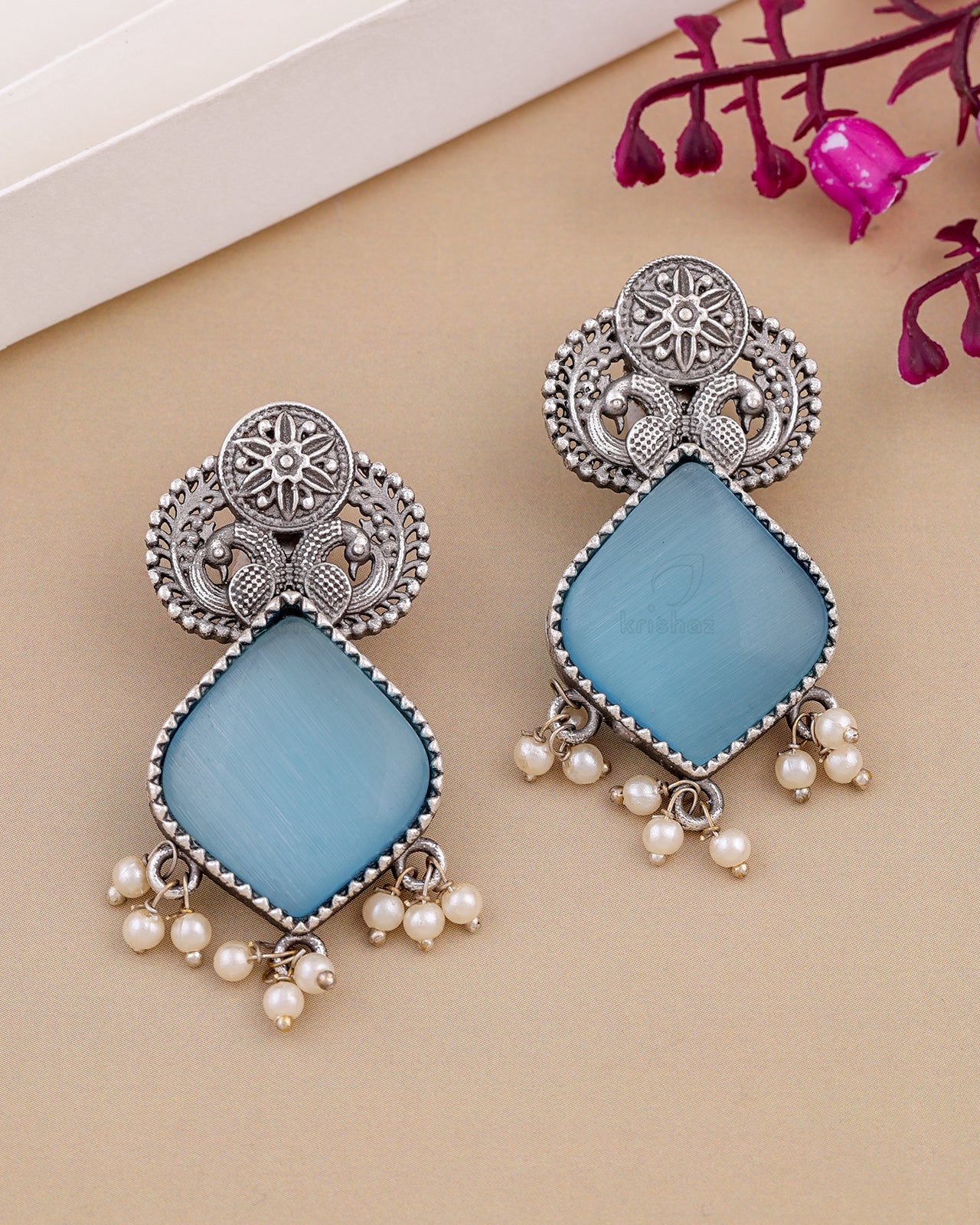 Ragini Stud Earrings - wxo