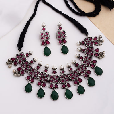 Amrapali Silver Look Alike Necklace Set