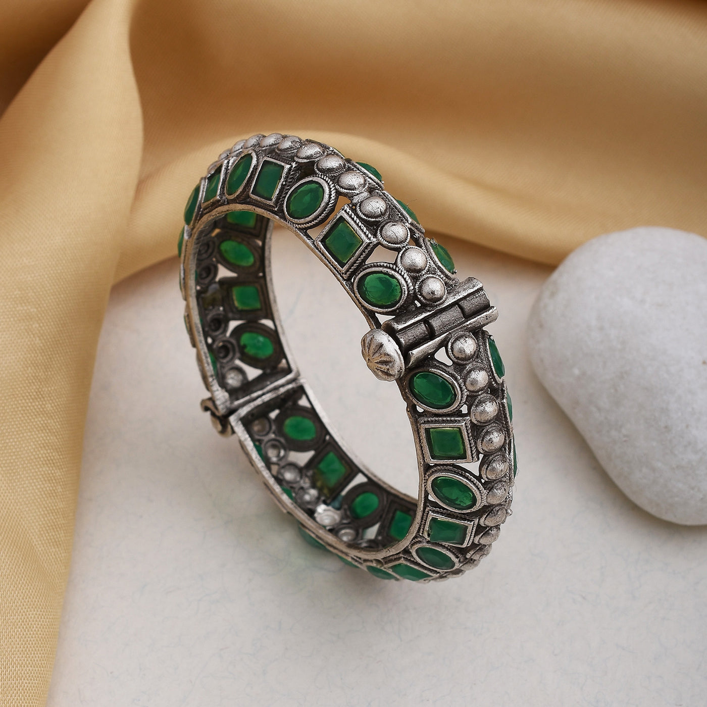 Nikhat One Piece Bangle