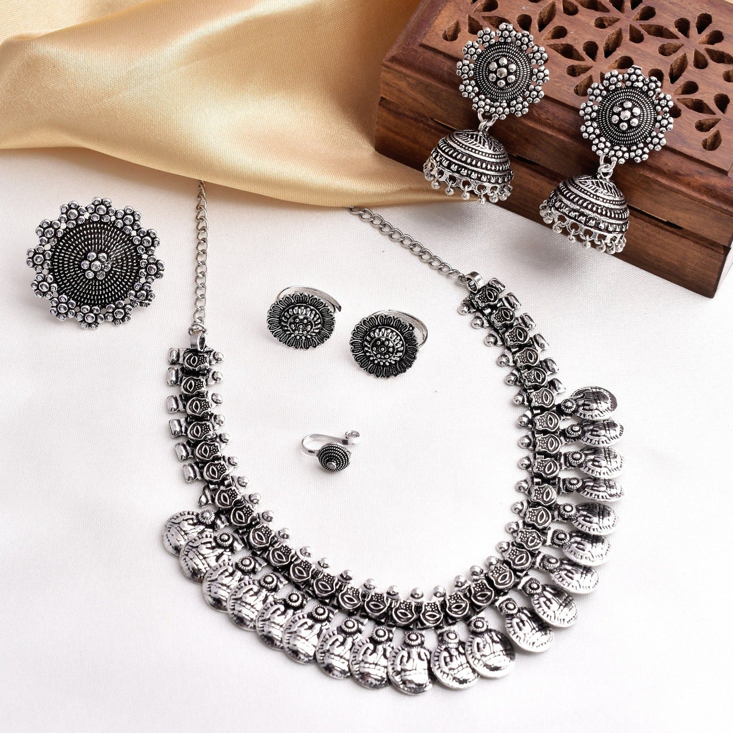 Shenaz Kholapuri Necklace Set