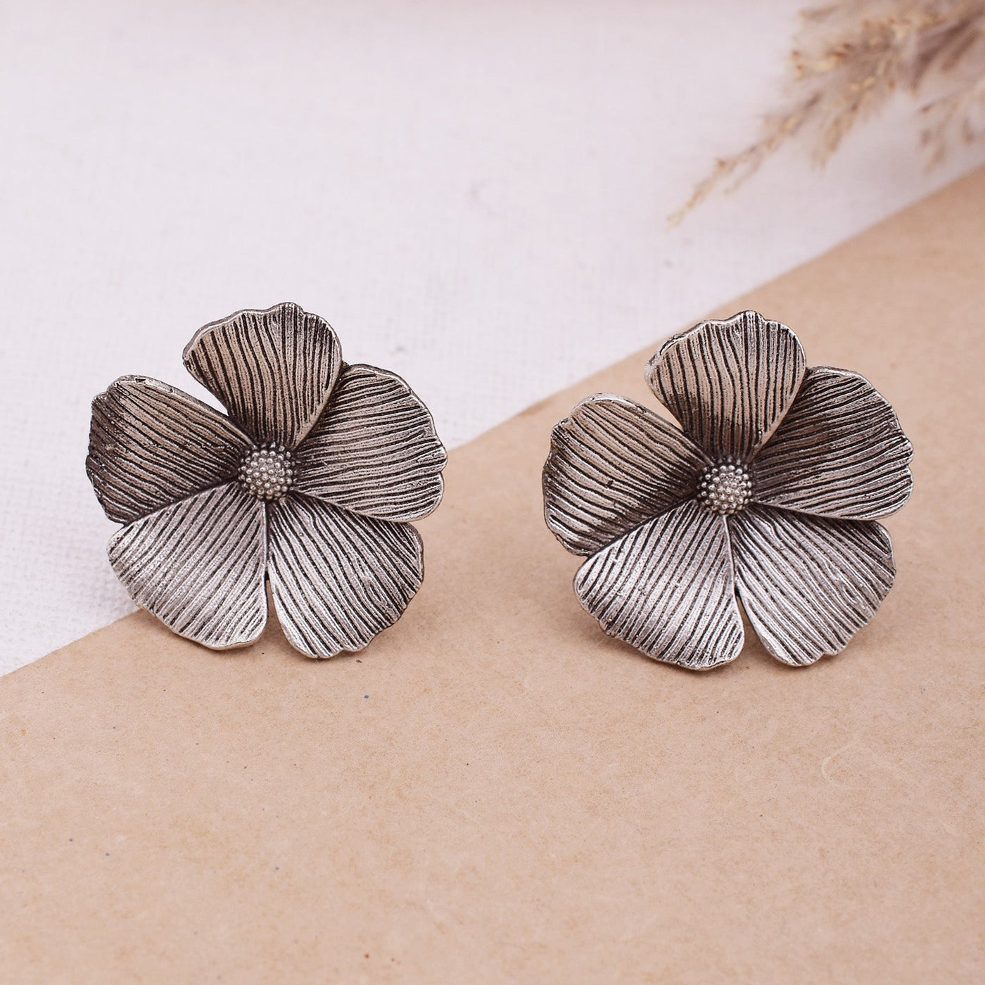 🎁 Cosmos Flower Studs (Discount)