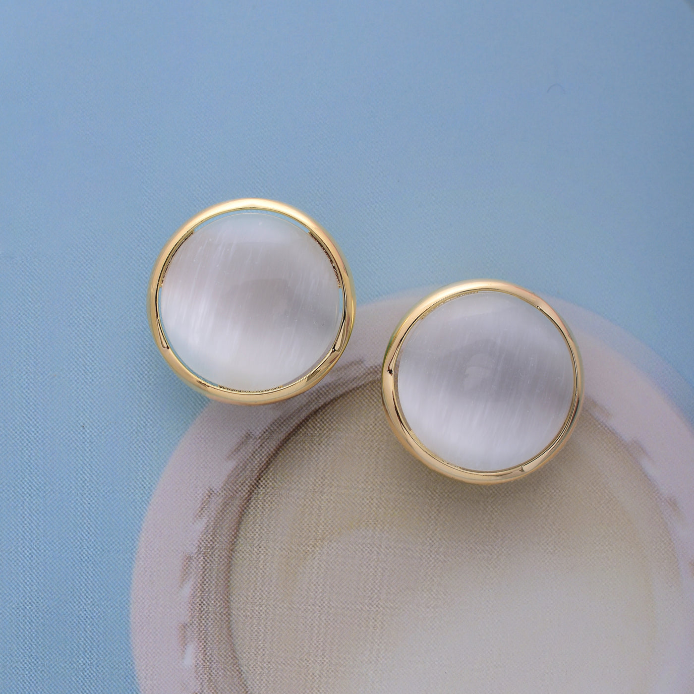 Nancy Round Minimal Stud Earrings